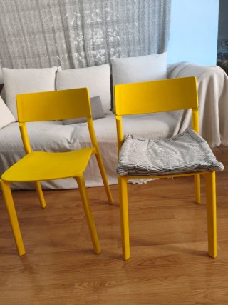 Mesa y 4 Sillas Comedor IKEA