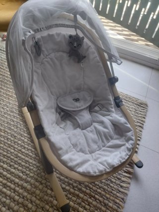 Mecedora Kinderkraft bebé - Como nueva