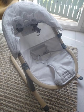 Mecedora Kinderkraft bebé - Como nueva