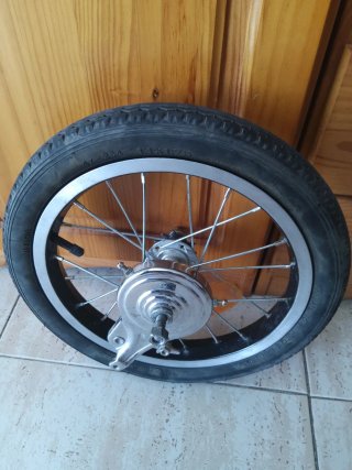 Rueda trasera completa 14 pulgadas + piñon