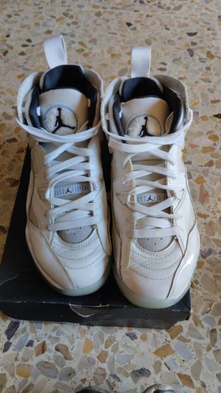 Jordan Two Trey Blancas Talla 42