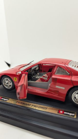 Bburago Ferrari F40 (1987) rossa 1:24