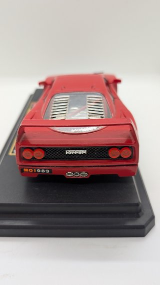 Bburago Ferrari F40 (1987) rossa 1:24