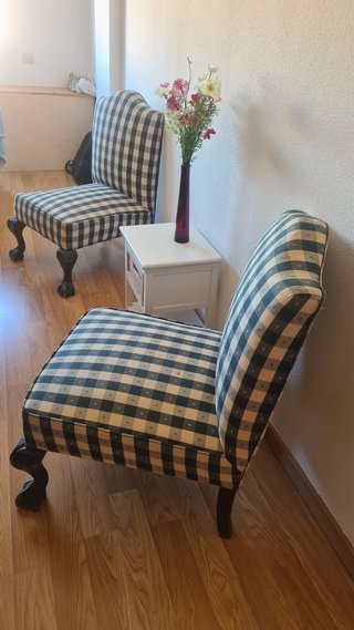 Dos butacas vintage estampado vichy azul.