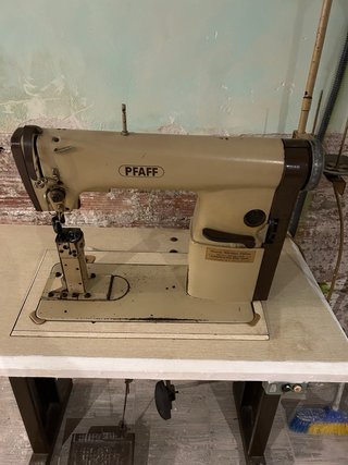 Máquina de coser industrial PFAFF