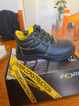 Botas de seguridad FORLI negras y amarillas