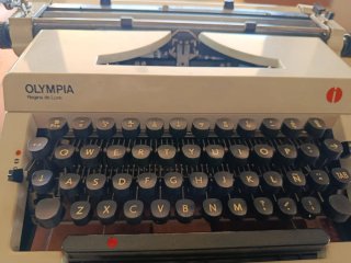 Máquina de escribir Olympia Regina de Luxe