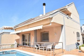 Chalet en venta en Bellamar en Calafell