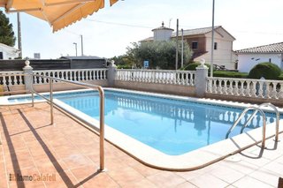 Chalet en venta en Bellamar en Calafell