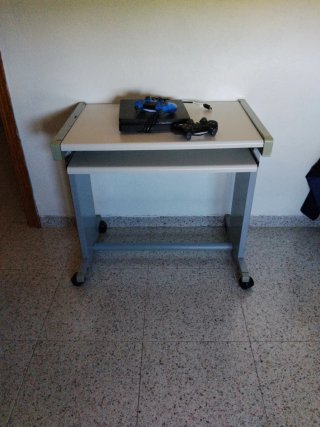 2 Scrivanie con sedia e vassoio