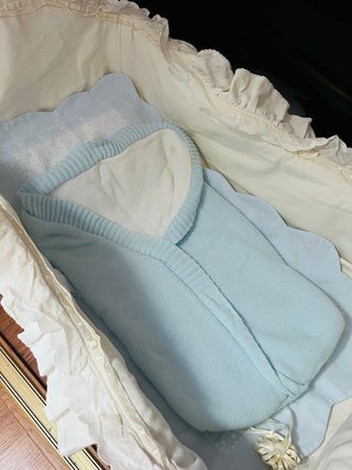 Cuna mimbre grande con vestiduras