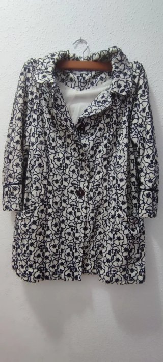 Abrigo ligero estampado floral