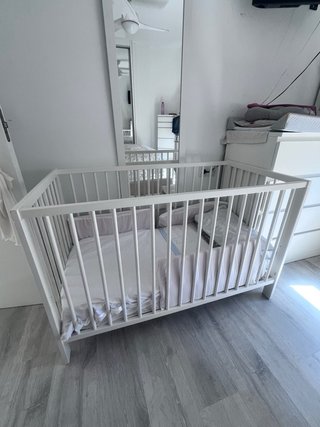 Cuna blanca casi nueva
