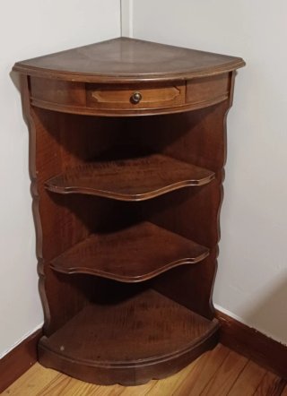 Recibidor de esquina de madera