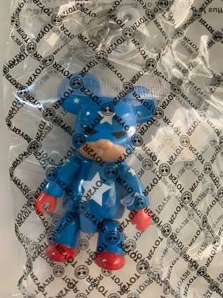 Portachiavi Toy2R Qee Bear Captain America RARO