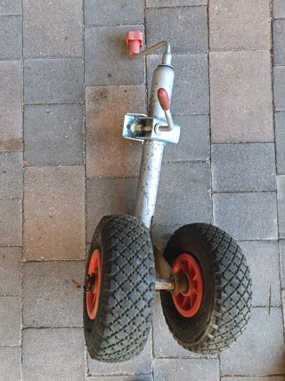 Rueda auxiliar para remolque