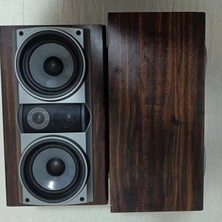 Altavoces Aiwa Marrones y Grises