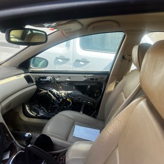 Peugeot 607 2004