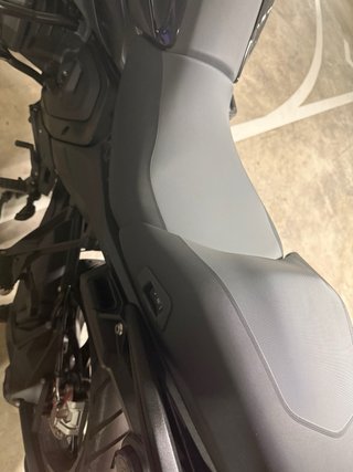 BMW R1300GS Adventure Negra y Blanca