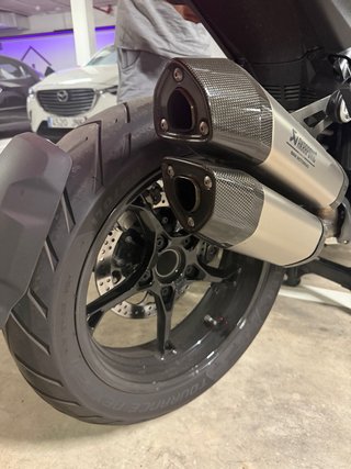 BMW R1300GS Adventure Negra y Blanca