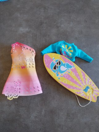 Vestido, top y tabla de surf Nancy