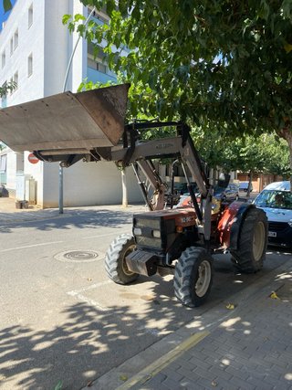 New Holland 8286 con pala frontal
