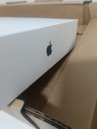 NEW Apple MacBook Air 13" Chip M5 16 GB RAM 512 GB