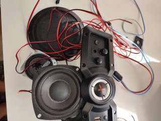 panel de control y sistema de audio X Roker