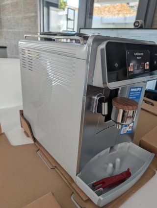 Cafetera Philips Aromis 8000 LatteGo Pro