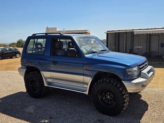 Mitsubishi Montero 1999