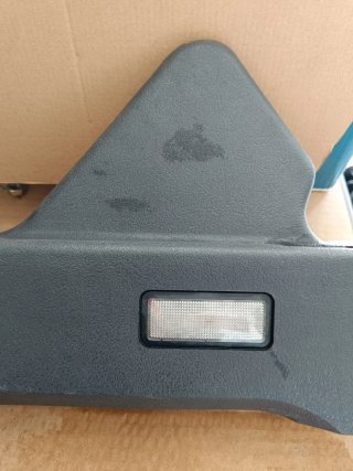 Plástico lateral esquerdo da mala Peugeot 106 GTI