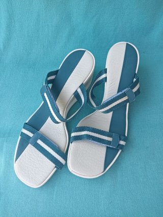 Sandalias Bally Talla 41 Azul y Blanco