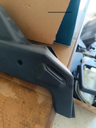 Plástico lateral direito da mala Peugeot 106 GTI