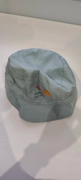 Gorro de playa infantil con estampado marino