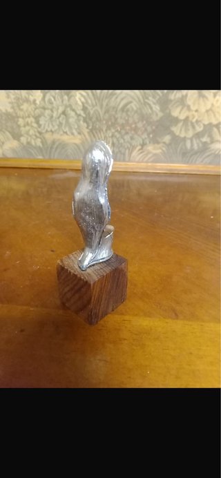 Statuina in peltro sacra