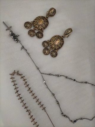 Pendientes y collares Vintage .