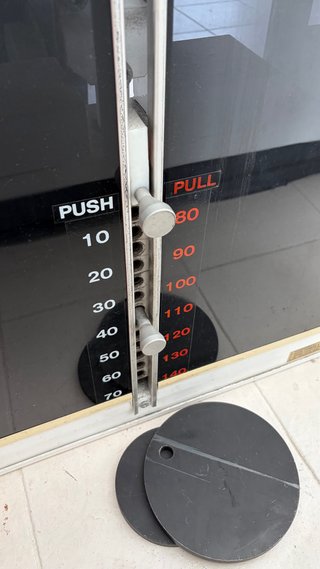 Máquina de Gimnasio DAVID 420 Lat Pulldown