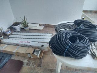 Iluminarias y tubo corrugado