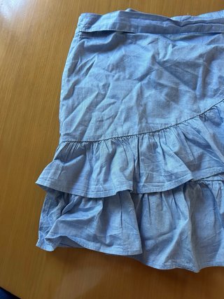 Falda azul con volantes estilo pareo