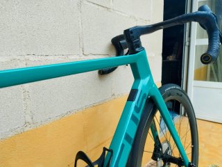 Bicicleta de carretera Focus de carbono