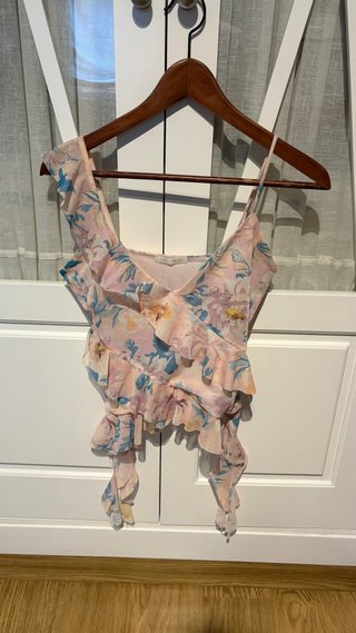 Top floral volantes