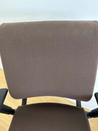 Silla Steelcase Think marrón - últimos días
