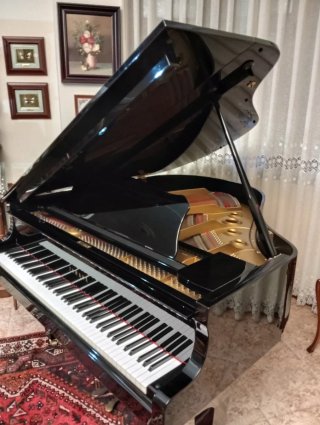 Piano Yamaha Negro