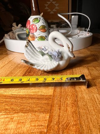 Cisne de porcelana con flores