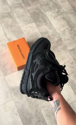 Louis Vuitton Skate Negras Brillantes