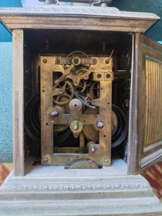 Reloj de sobremesa antiguo vintage