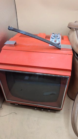 TV VINTAGE INTER 385 ROJA 9 GL + BOLSA ORIGINAL