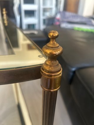 Mesita auxiliar vintage, dos niveles Latón