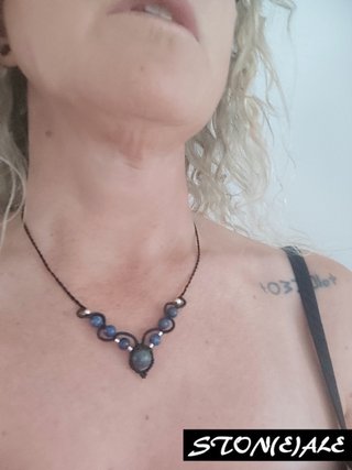 Girocollo macramè con lapislazzuli