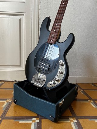 Bajo Sterling SUB StingRay Musicman